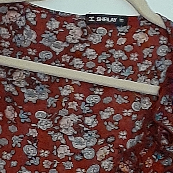 Ladies Paisley blouse - Picture 2 of 2
